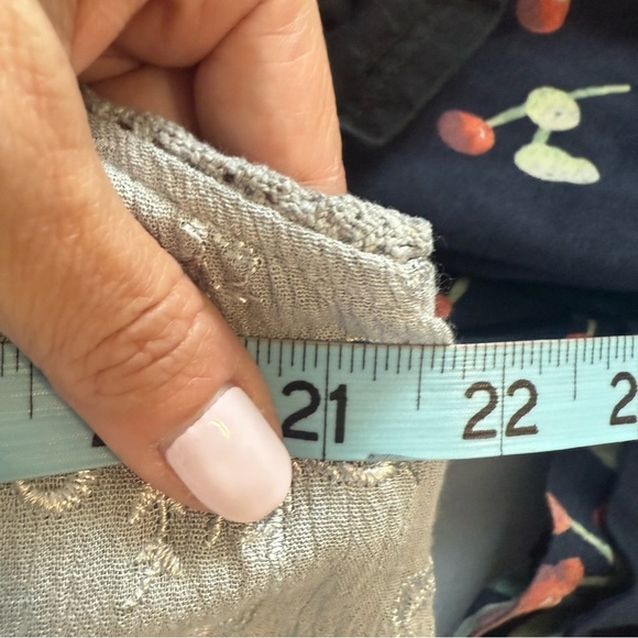 POL Lace Boho Sleeveless Tie Front Oversized Top Shirt Size Medium V Neck Lace - Picture 7 of 7